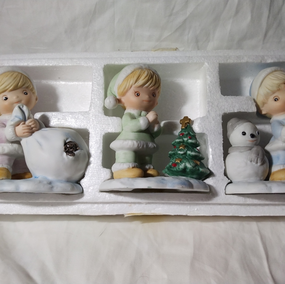 Homeco Vintage Christmas Boys.